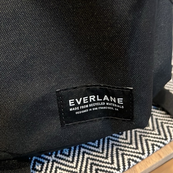 🌟NEW EVERLANE the re-new transit utility  Backpack black. 💯 recycled materials - Picture 3 of 12